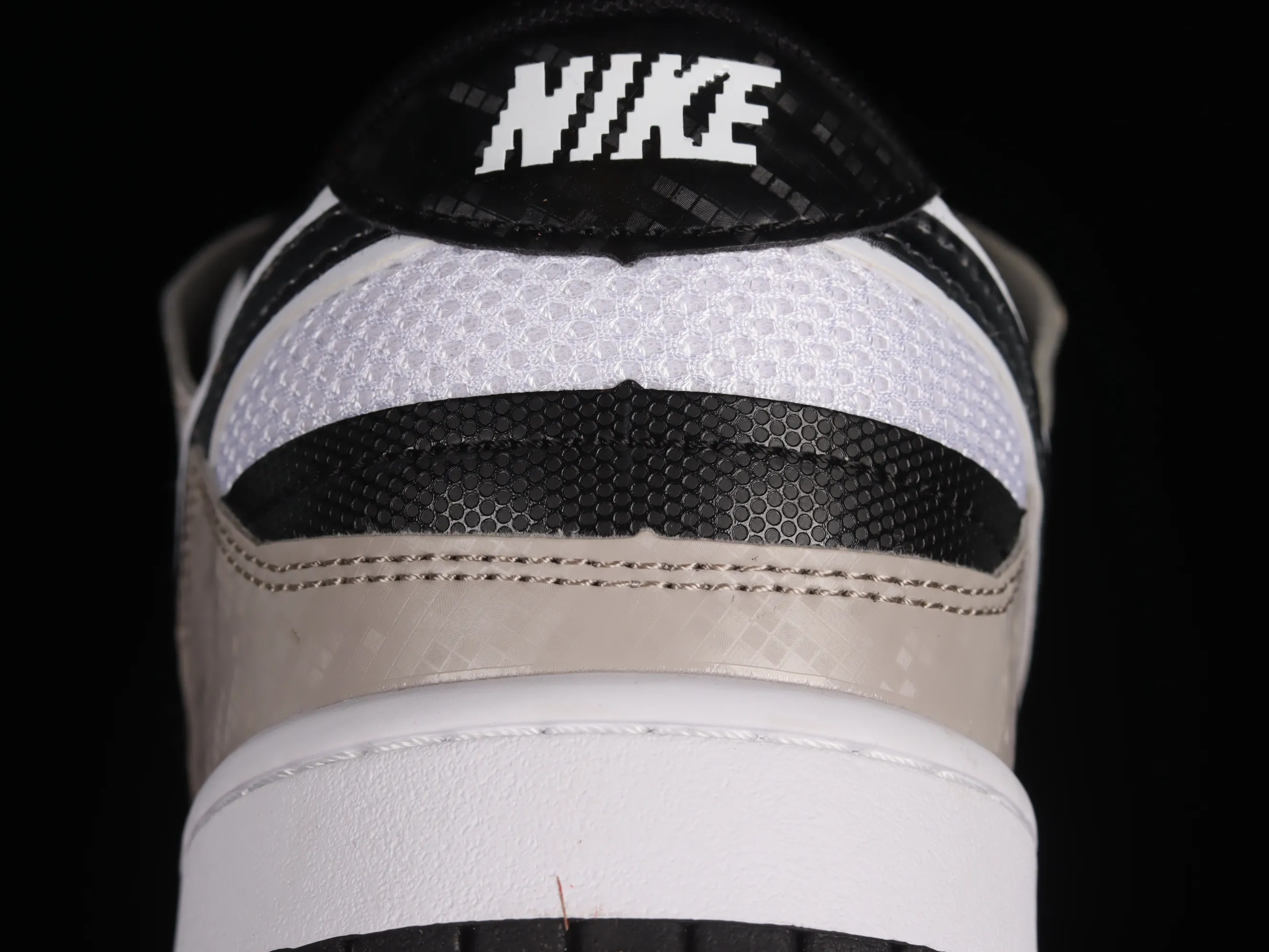 All categories Nk SB Dunk series Nk SB Dunk Low low-top skate shoes Nk Dunk Scrap stitching low-top skate shoes DX6058-101